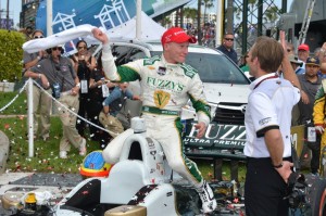 Mike Conway feiert seinen Sieg (C) Chris Jones/IndyCar Mdia