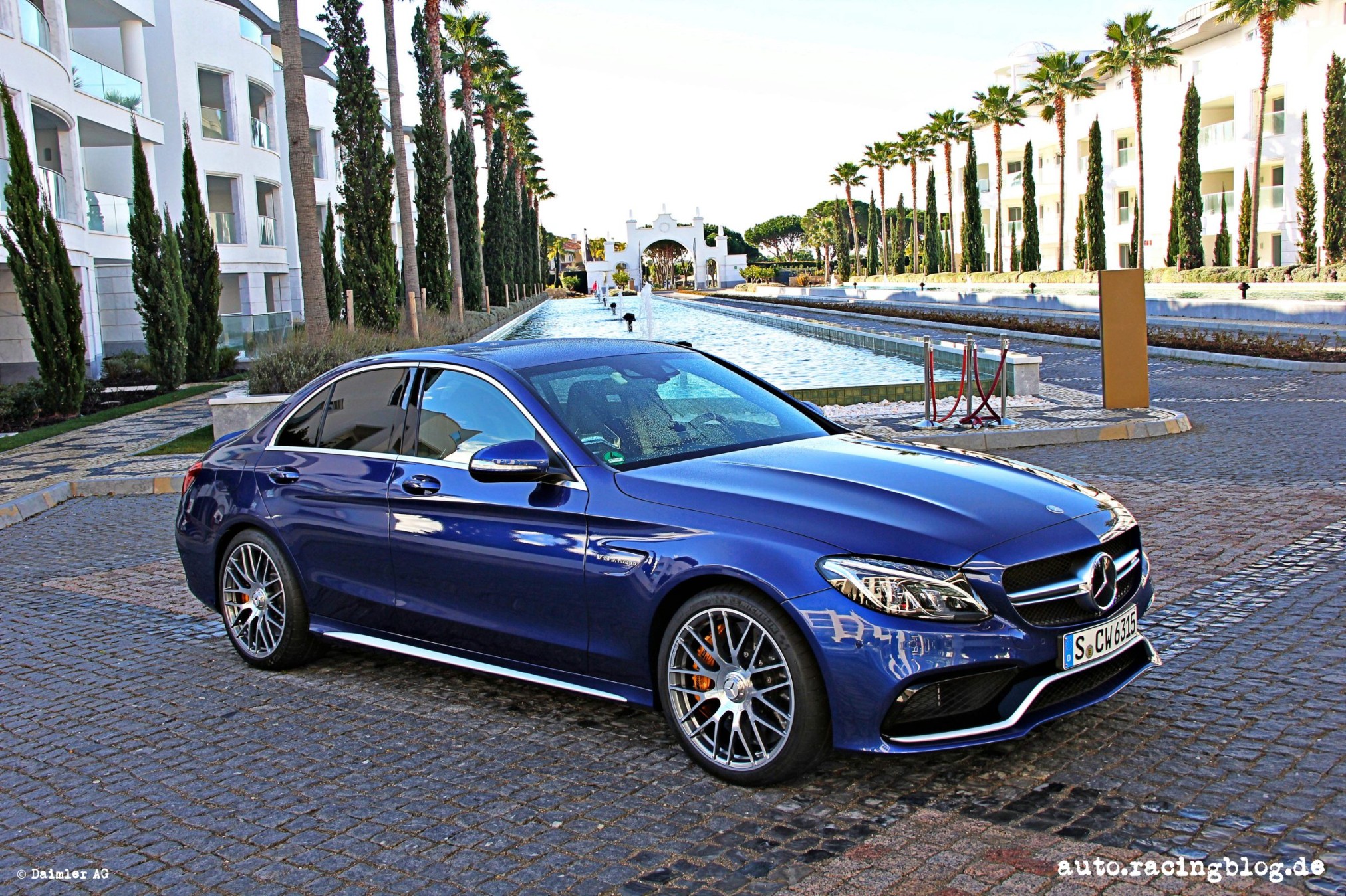 Mercedes_AMG_C63_08