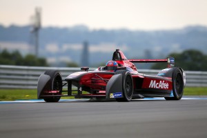 FIA Formula E Championship 2015/16. Pre-season Testing Session Five. Loic Duval (FRA), Dragon Racing - Venturi VM200-FE-01 Donington Park Racecourse, Derby, England. Monday 24 August 2015 Photo: Adam Warner / LAT / FE ref: Digital Image _L5R2214