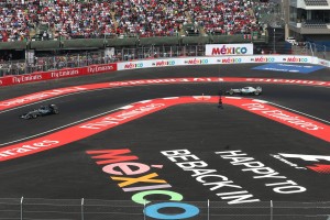 F1_Race_Mexico_2015_19