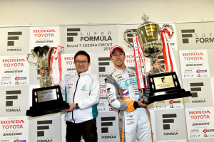 Super Formula Suzuka 2015 Champions Hiroaki Ishiura & Nobuhide Tachi