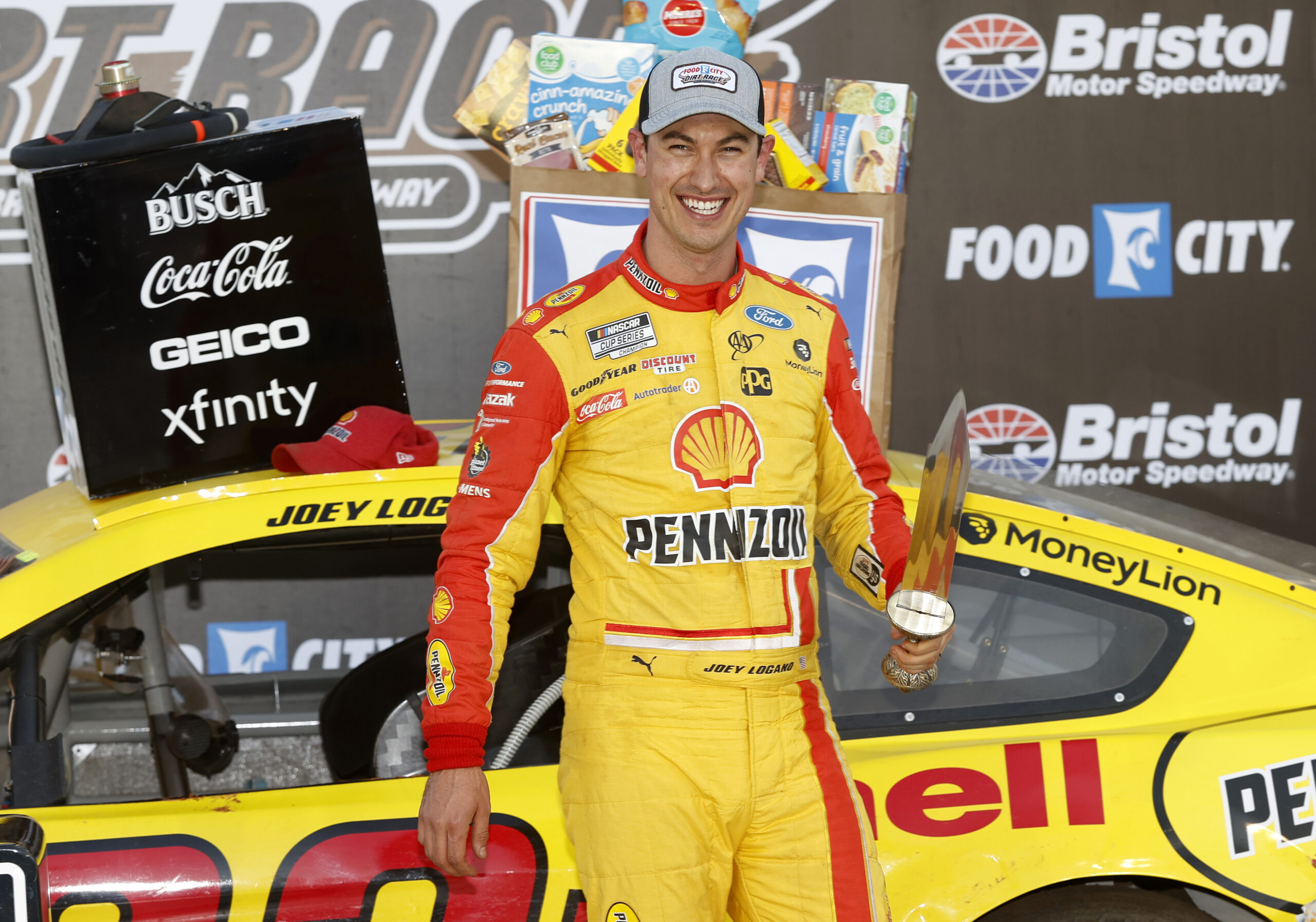 Nascar Logano Staubt Bristol Sieg Ab Larson Und Bell Im Pech Racingblog